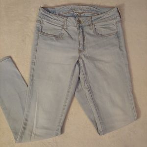 Light Wash American Eagle Jeggings